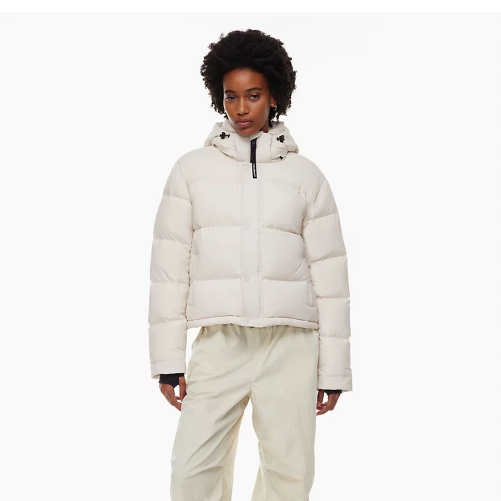 Aritzia The Super Puff Shorty